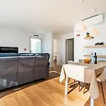 Bisa Ii, Jacuzzi And Sea View