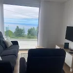 Tatil Evi Bisa Ii, Jacuzzi And Sea View Arco da Calheta (Madeira)